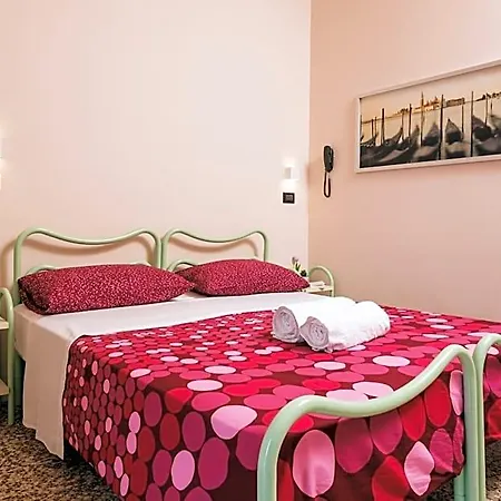 Paris Hotel 3*