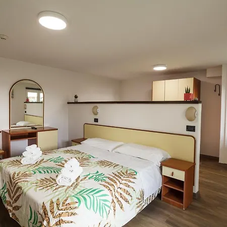 Paris 3* Римини