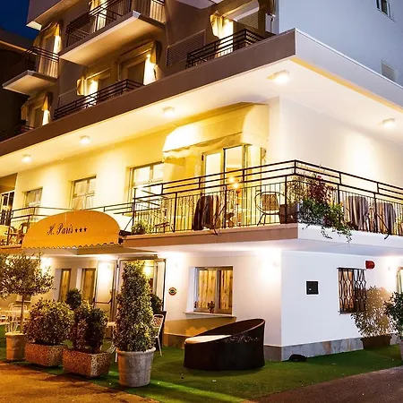 Paris Hotel